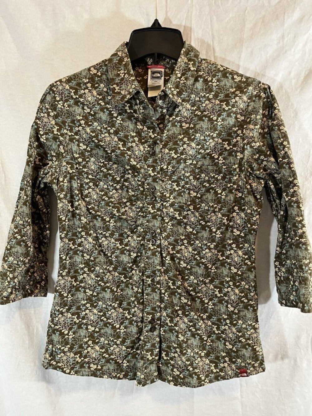 North Face Women’s Medium Green & Blue Floral Cotton Blouse